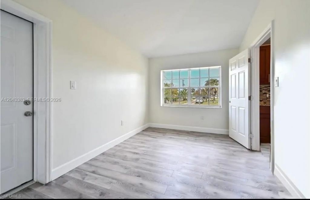 2830 NE 4th Ave, Naples, FL 34120 Photo