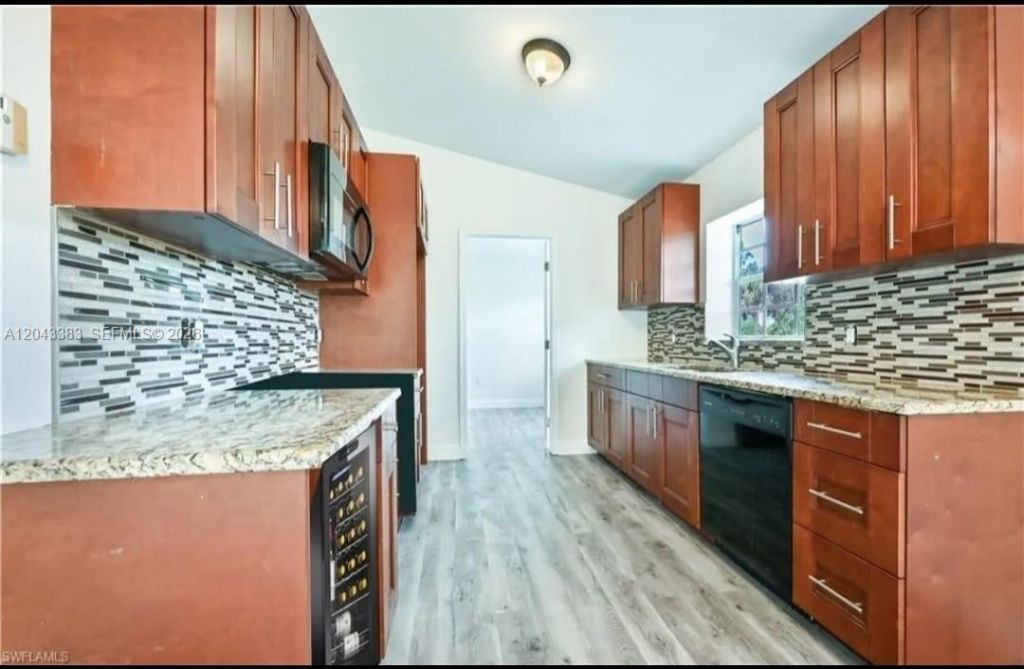 2830 NE 4th Ave, Naples, FL 34120 Photo