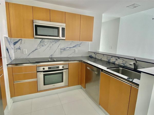 1060 Brickell Ave , Unit 2911, Miami, FL 33131