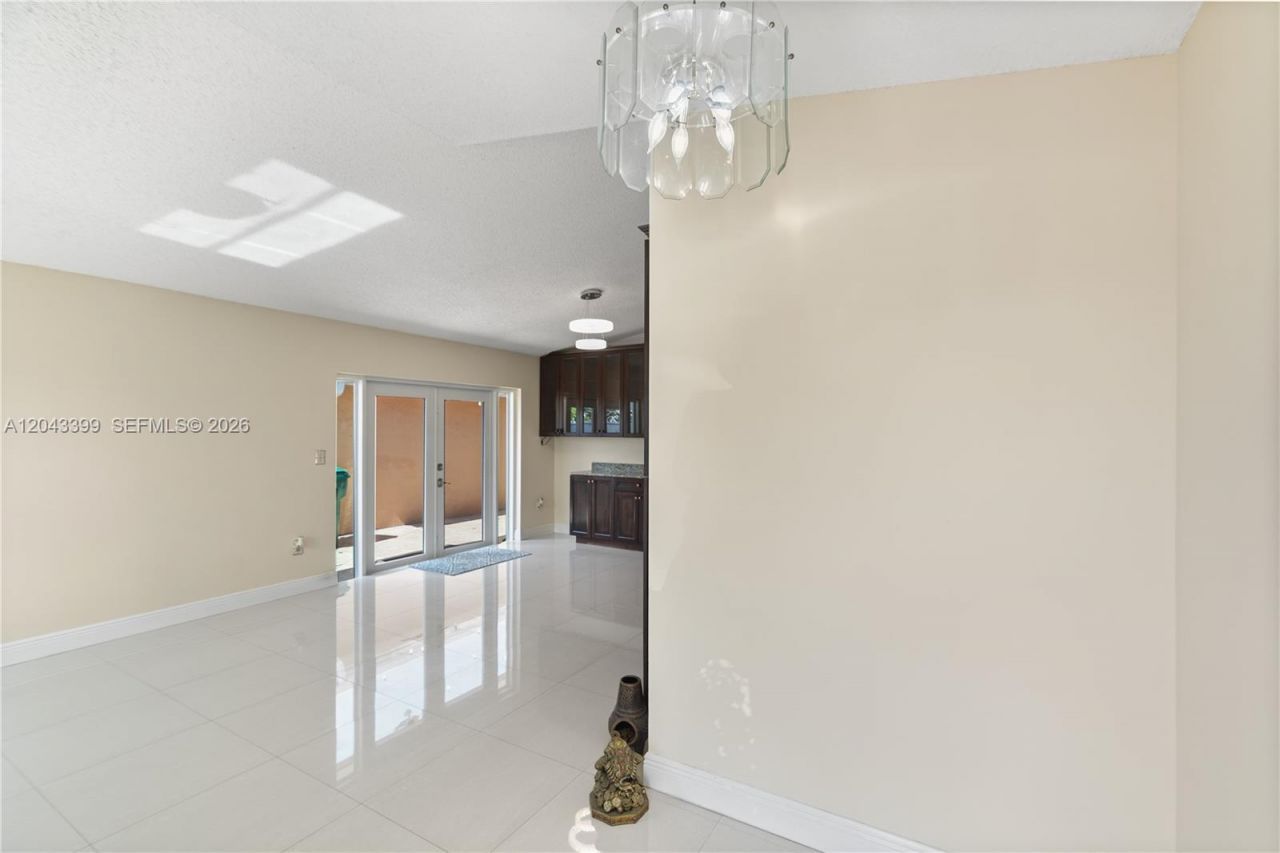 910 SW 140th Ave, Miami, FL 33184 Photo