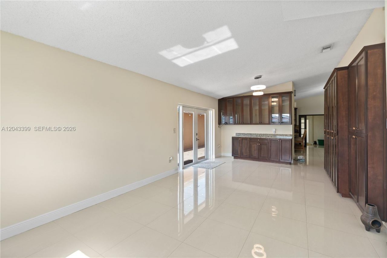 910 SW 140th Ave, Miami, FL 33184 Photo