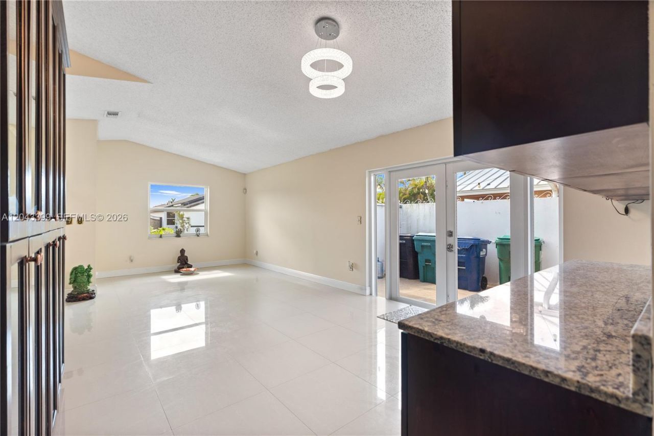 910 SW 140th Ave, Miami, FL 33184 Photo