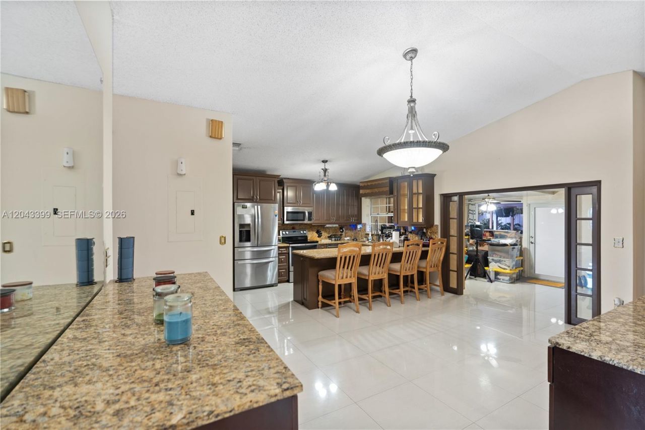 910 SW 140th Ave, Miami, FL 33184 Photo