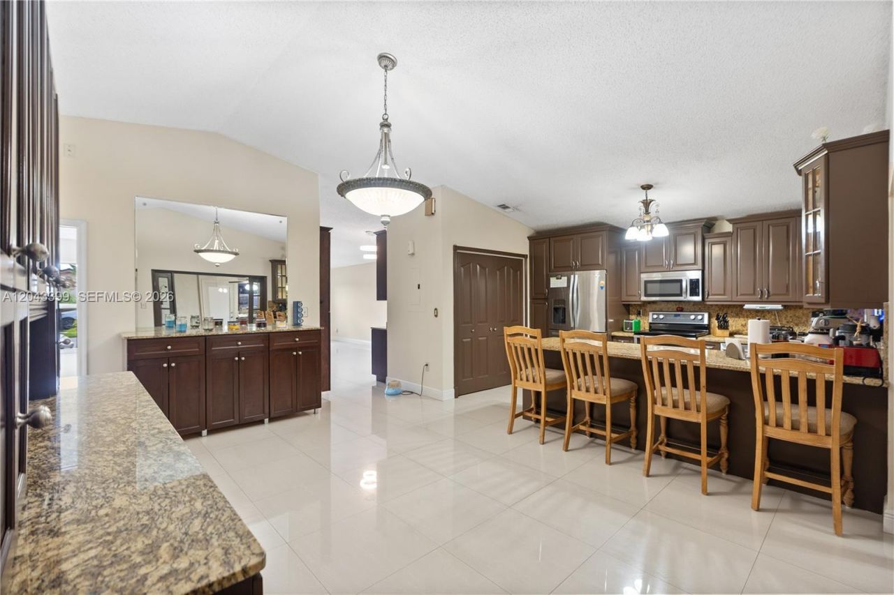 910 SW 140th Ave, Miami, FL 33184 Photo