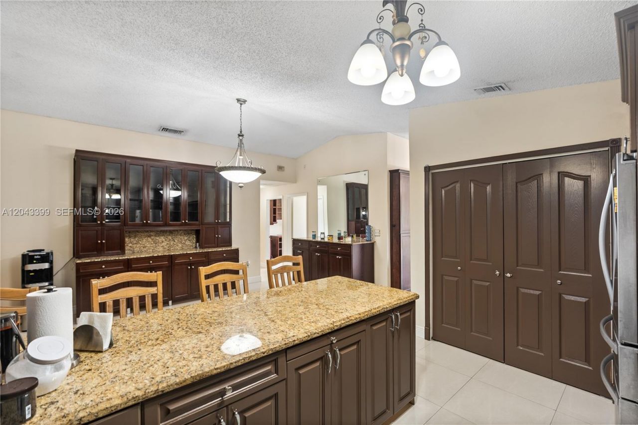 910 SW 140th Ave, Miami, FL 33184 Photo