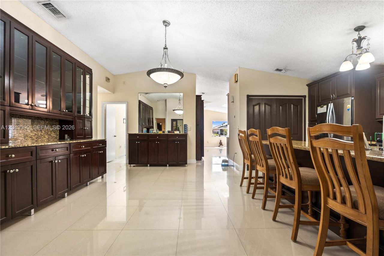 910 SW 140th Ave, Miami, FL 33184 Photo
