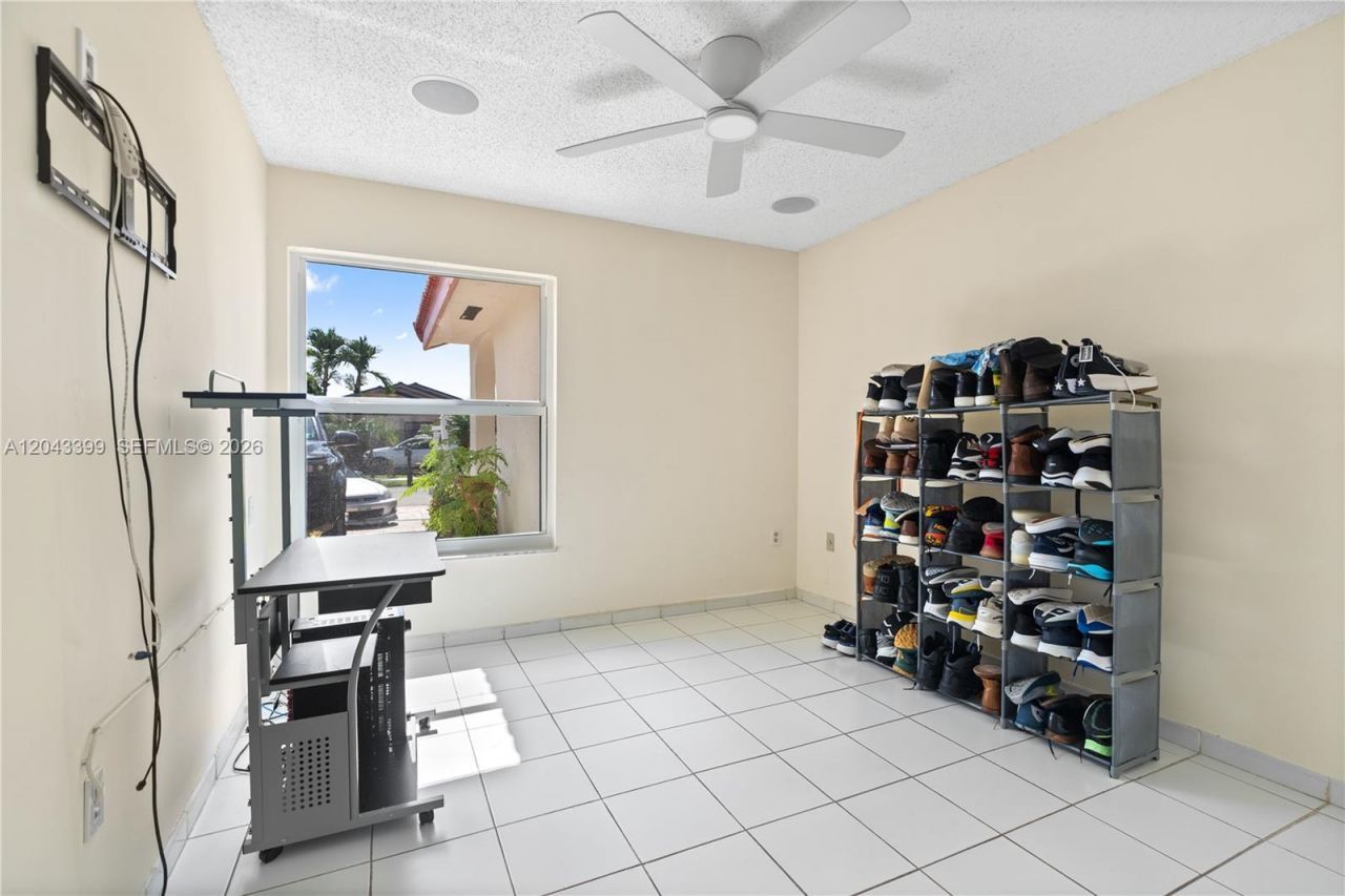 910 SW 140th Ave, Miami, FL 33184 Photo