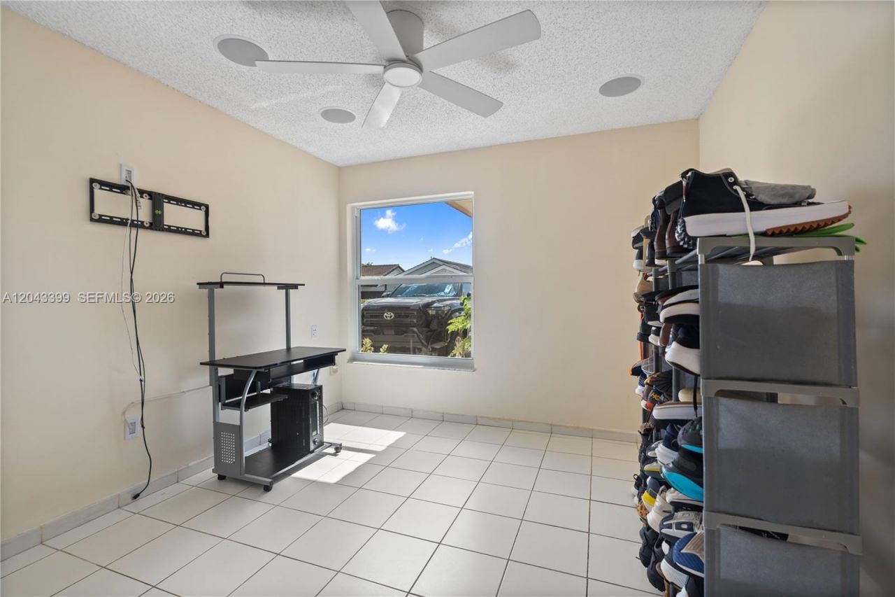 910 SW 140th Ave, Miami, FL 33184 Photo