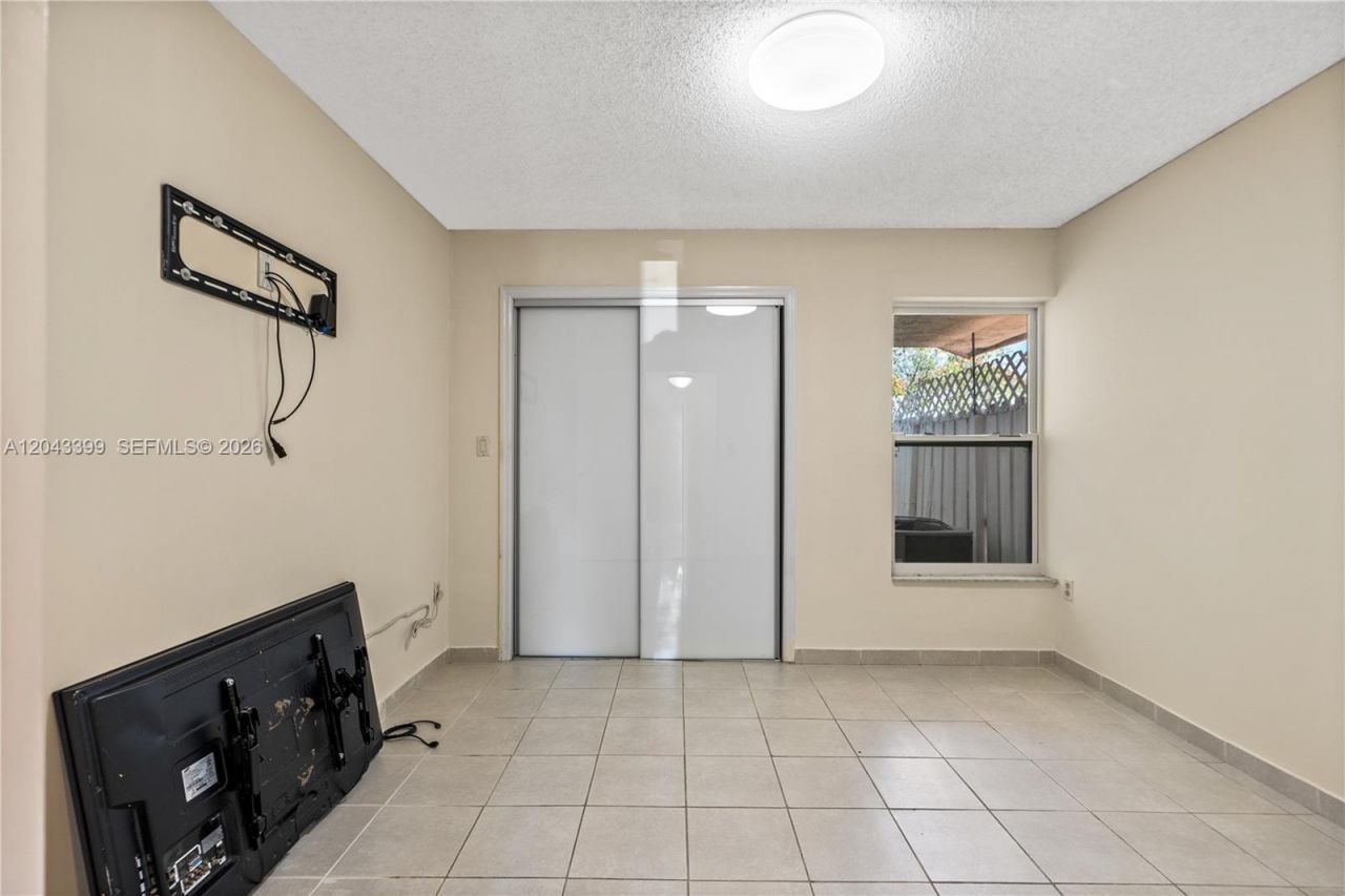 910 SW 140th Ave, Miami, FL 33184 Photo
