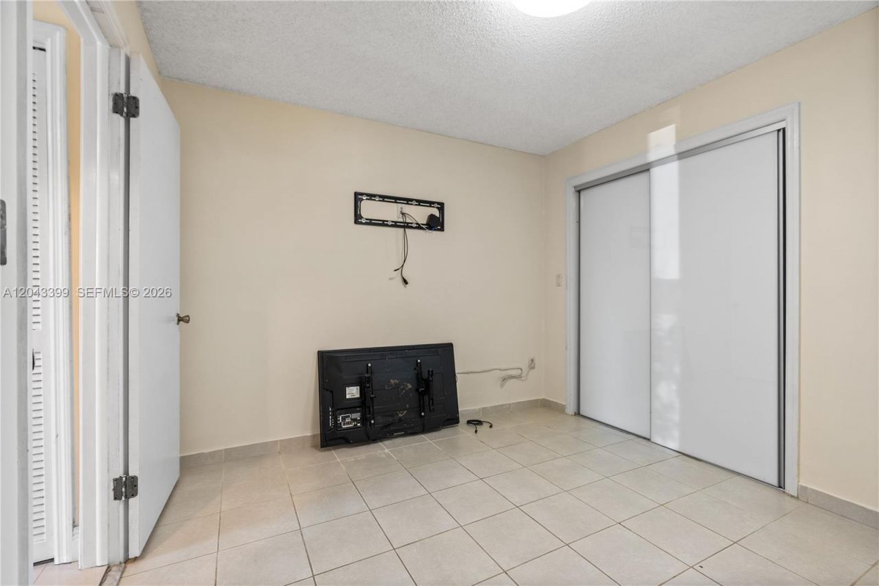 910 SW 140th Ave, Miami, FL 33184 Photo