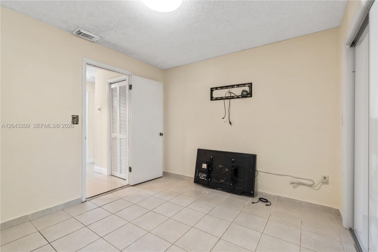 910 SW 140th Ave, Miami, FL 33184 Photo