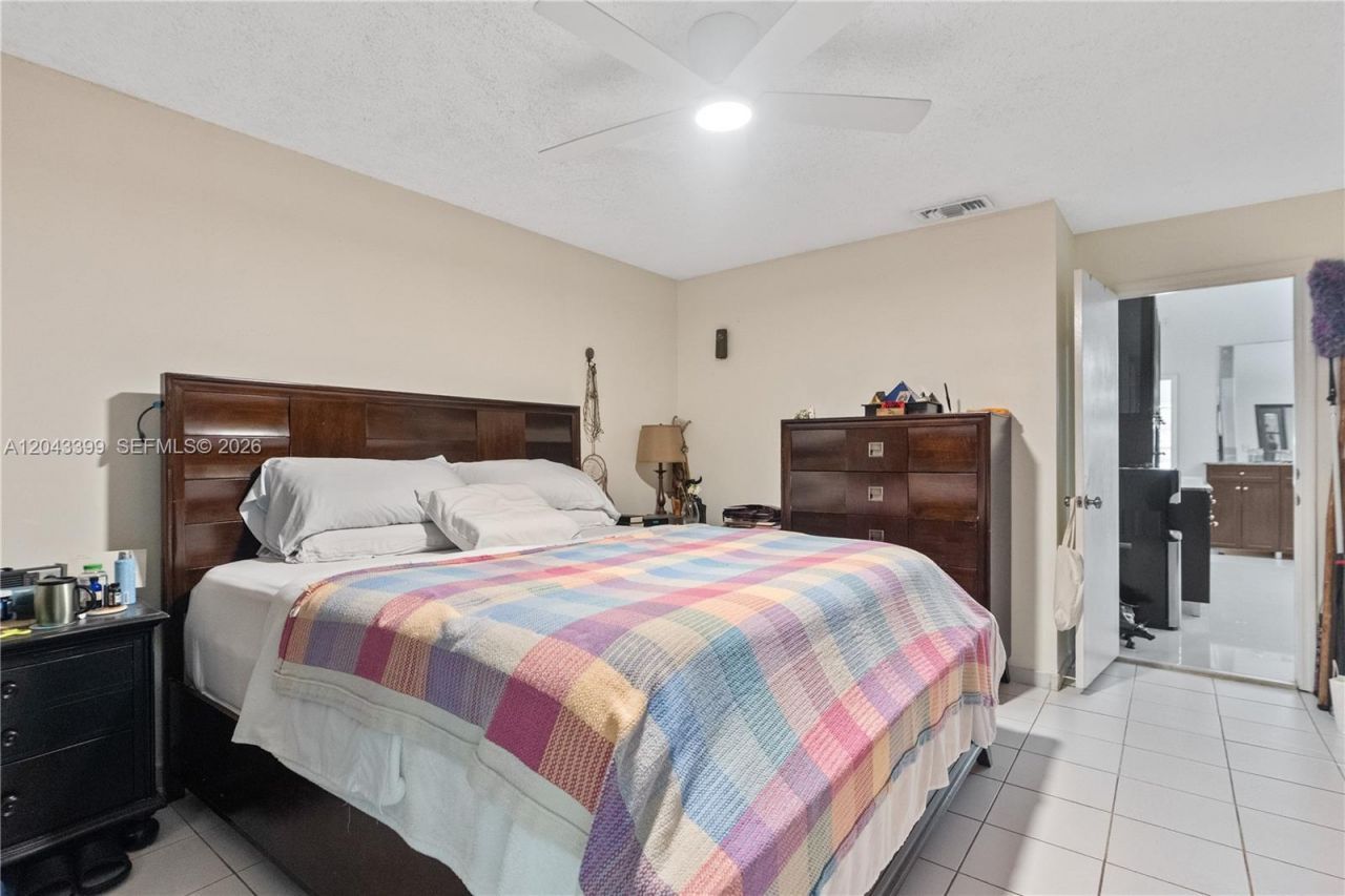 910 SW 140th Ave, Miami, FL 33184 Photo