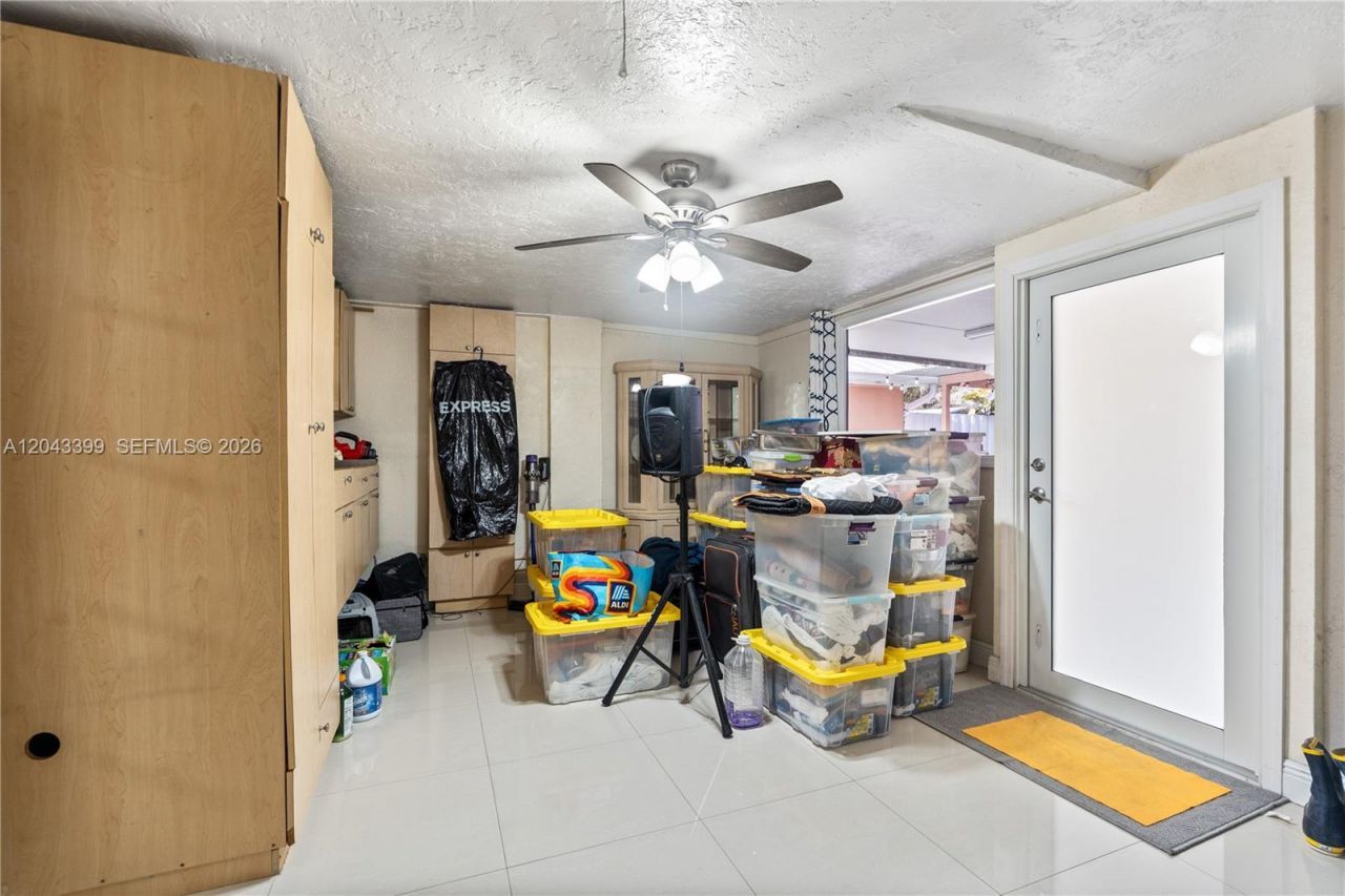 910 SW 140th Ave, Miami, FL 33184 Photo