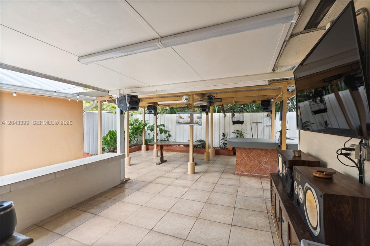 910 SW 140th Ave, Miami, FL 33184 Photo
