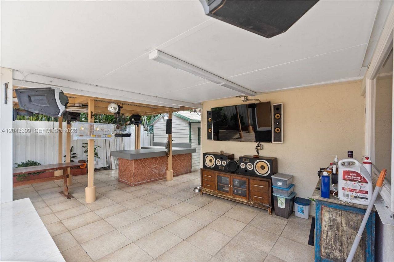 910 SW 140th Ave, Miami, FL 33184 Photo