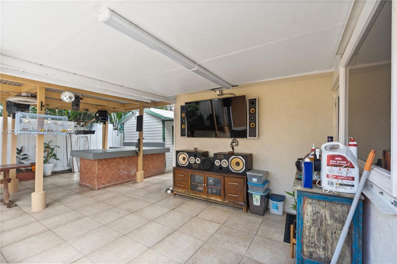 910 SW 140th Ave, Miami, FL 33184 Photo