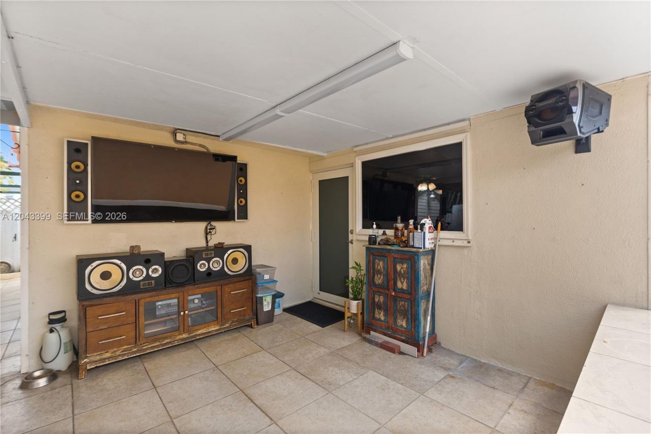 910 SW 140th Ave, Miami, FL 33184 Photo