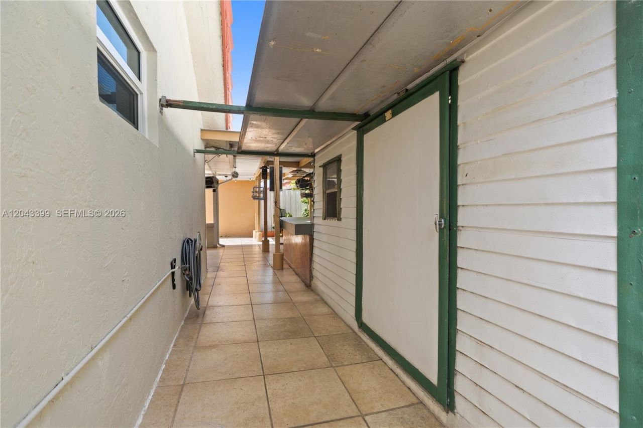 910 SW 140th Ave, Miami, FL 33184 Photo