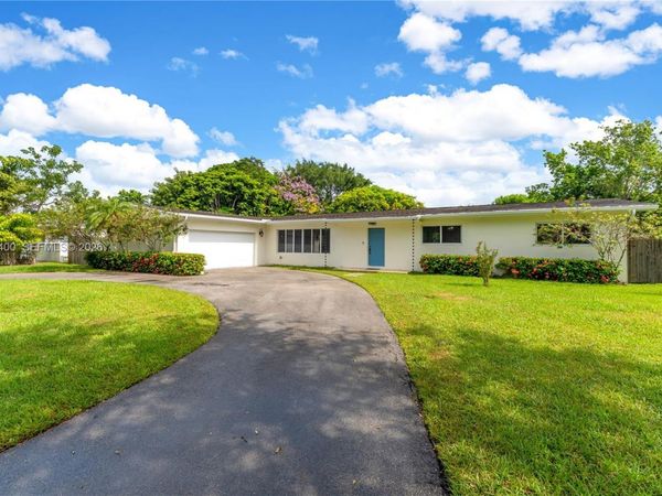 8255 SW 134th St , Pinecrest, FL 33156