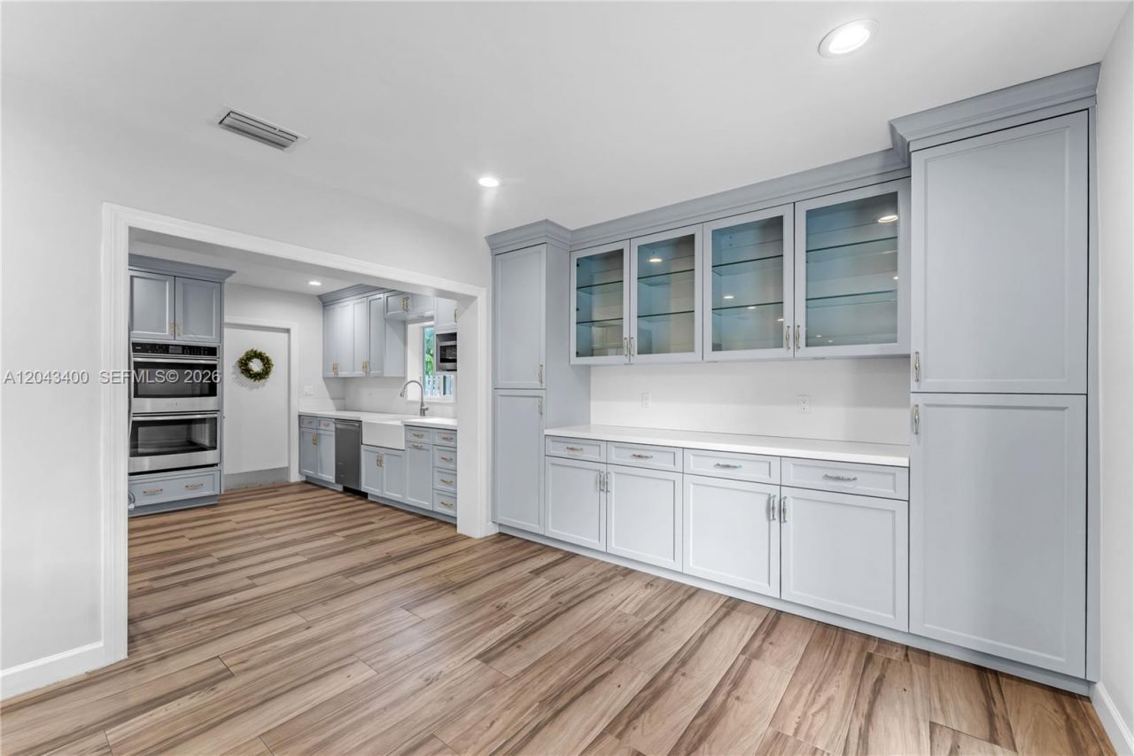 8255 SW 134th St, Pinecrest, FL 33156 Photo
