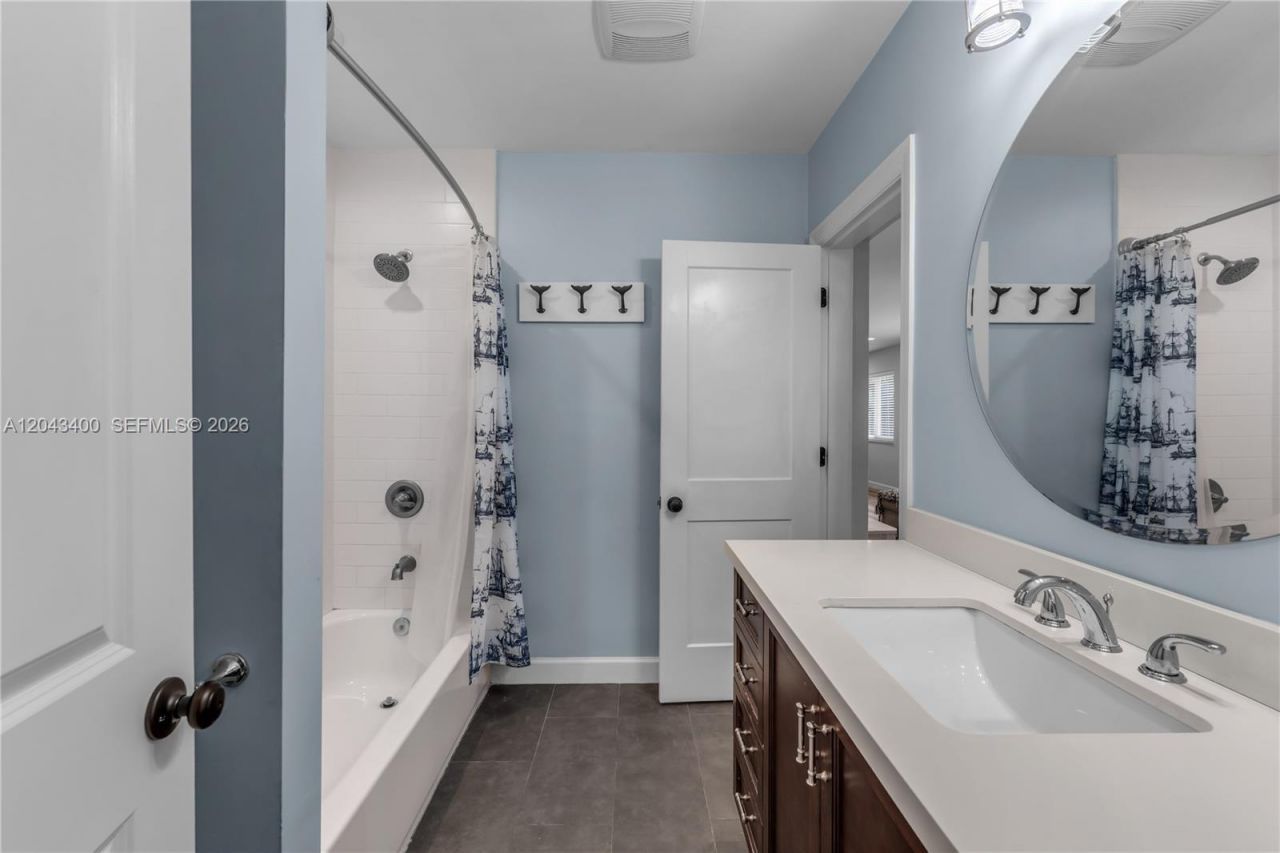 8255 SW 134th St, Pinecrest, FL 33156 Photo