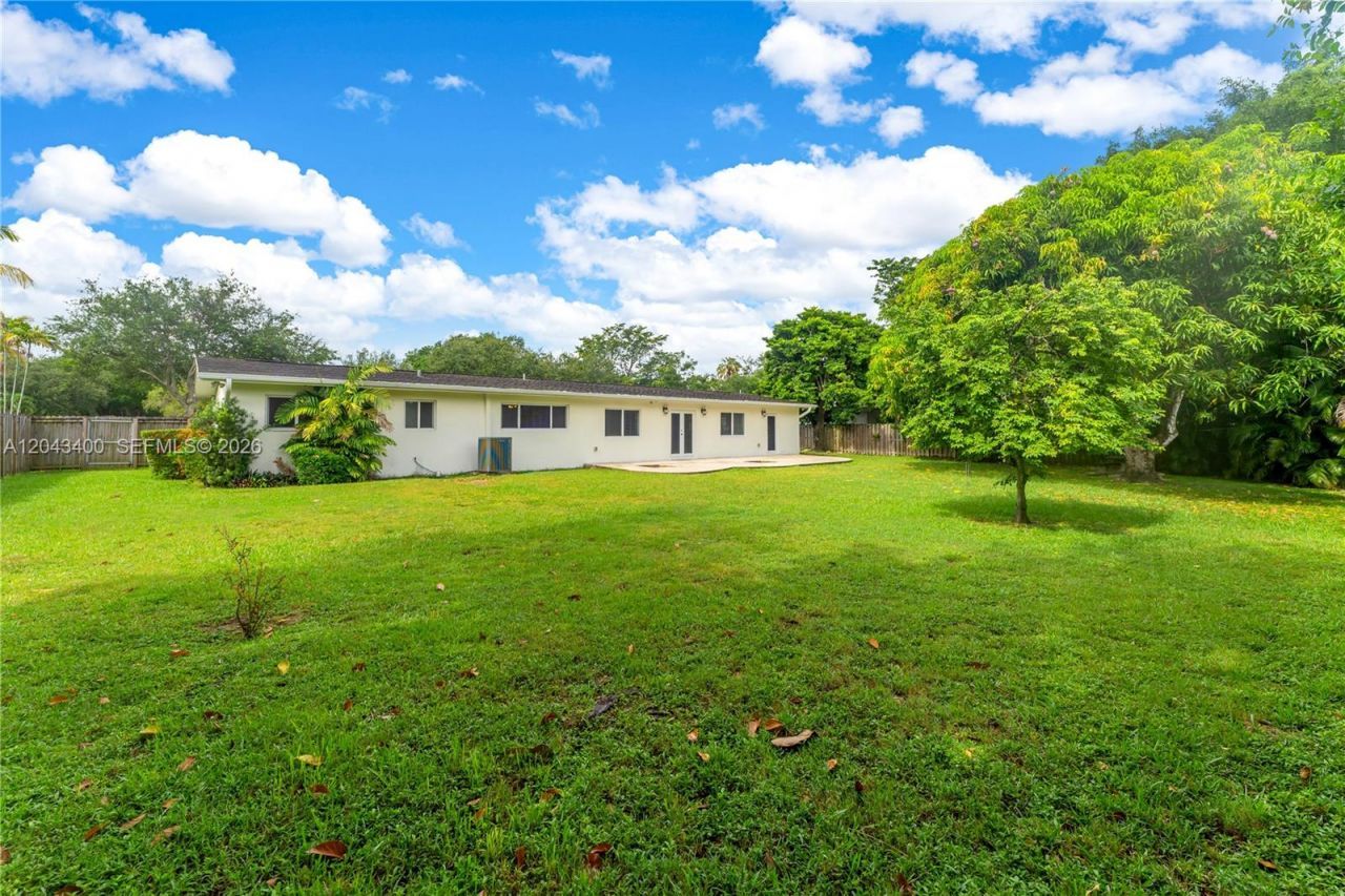 8255 SW 134th St, Pinecrest, FL 33156 Photo