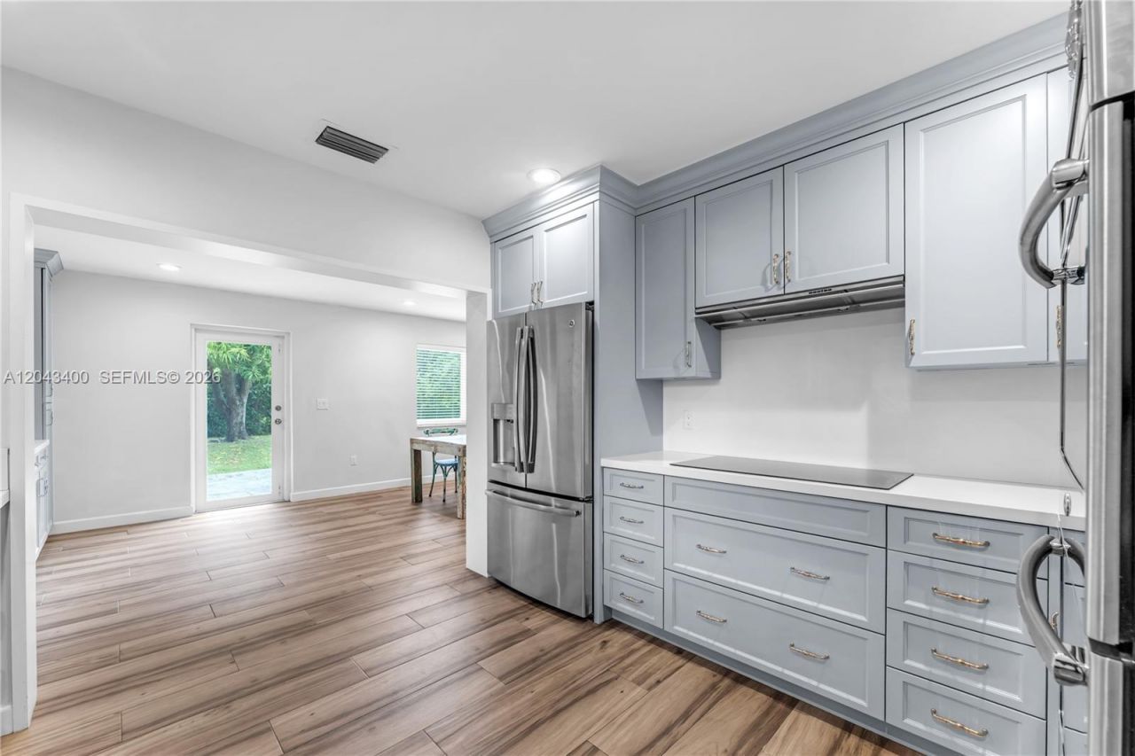 8255 SW 134th St, Pinecrest, FL 33156 Photo