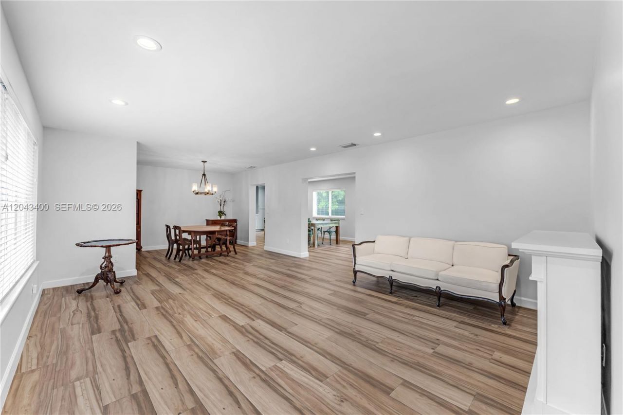 8255 SW 134th St, Pinecrest, FL 33156 Photo