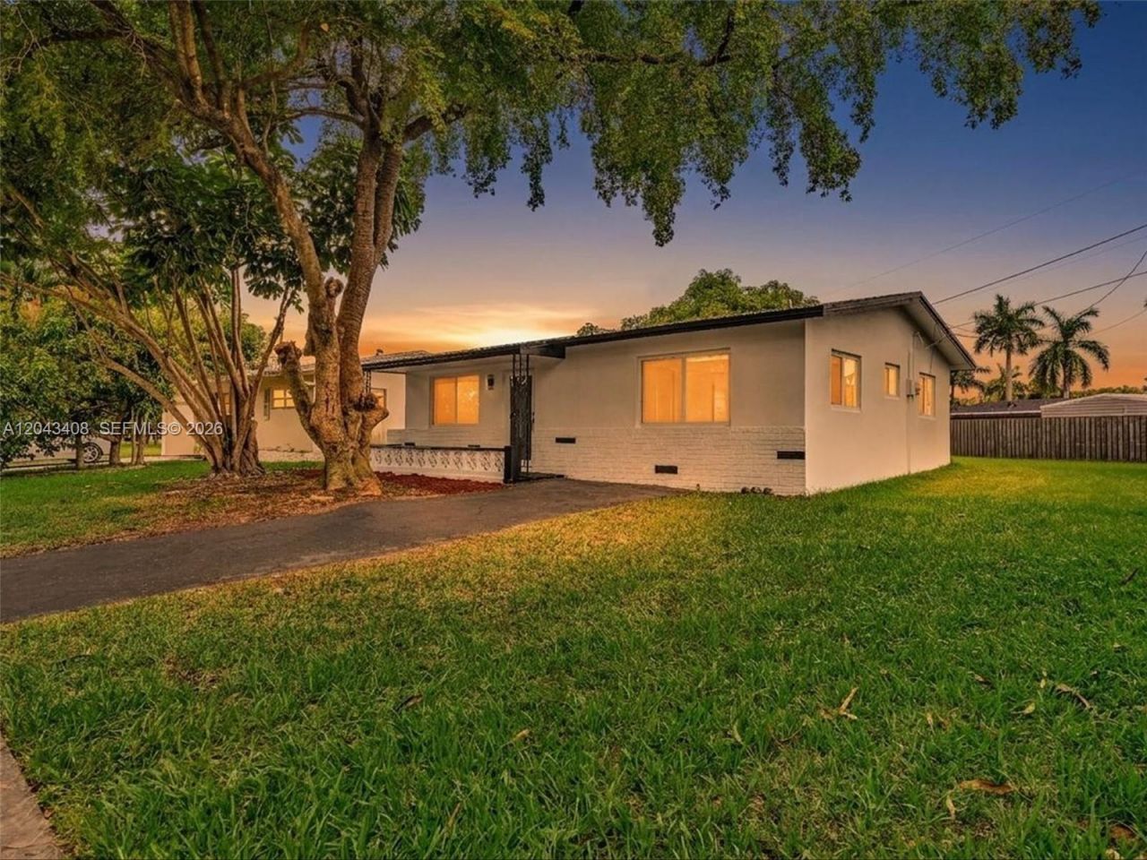 8145 Sunset Strip , Sunrise, FL 33322 Photo