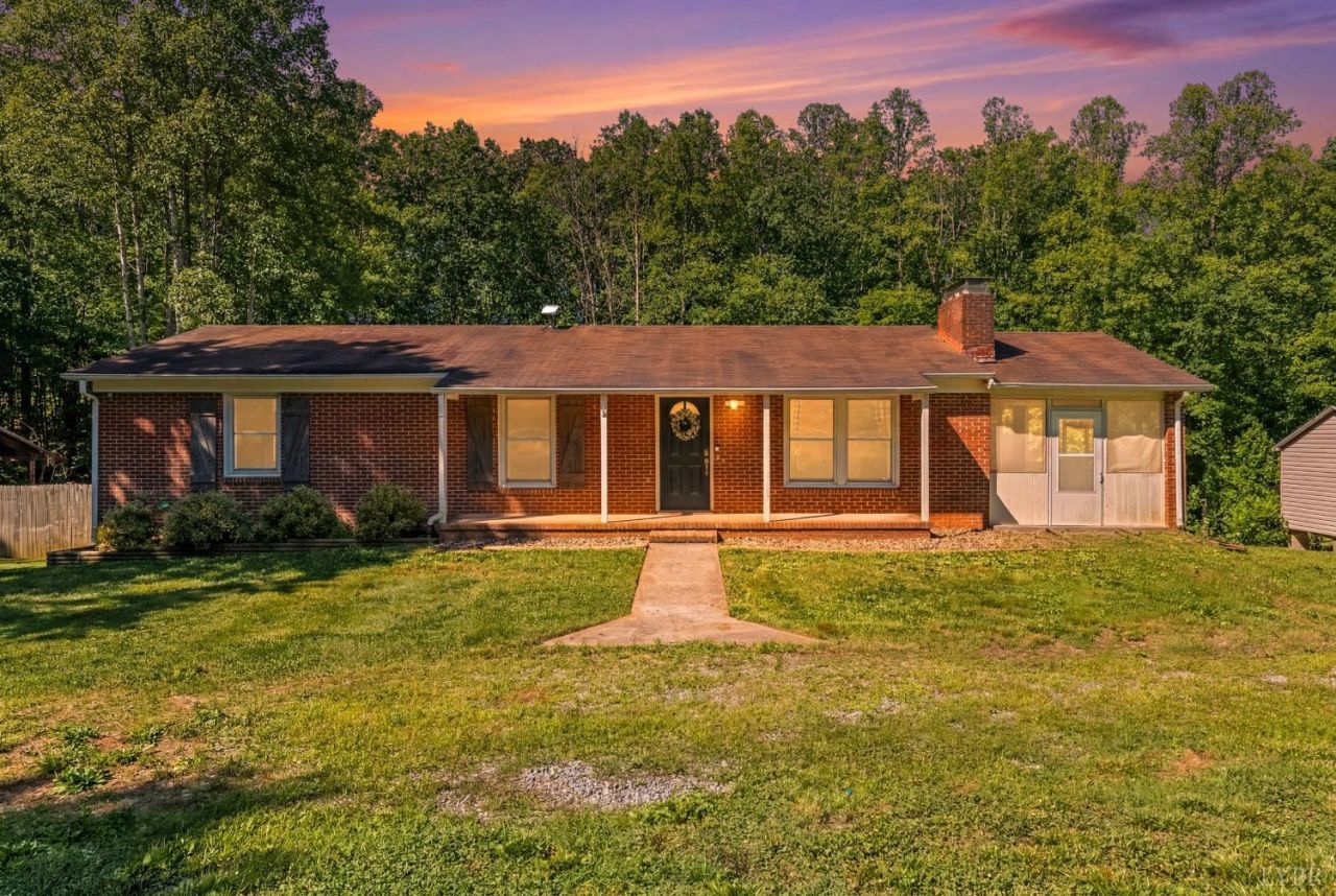 439 Gala Lake Rd., Spout Spring, VA 24593
