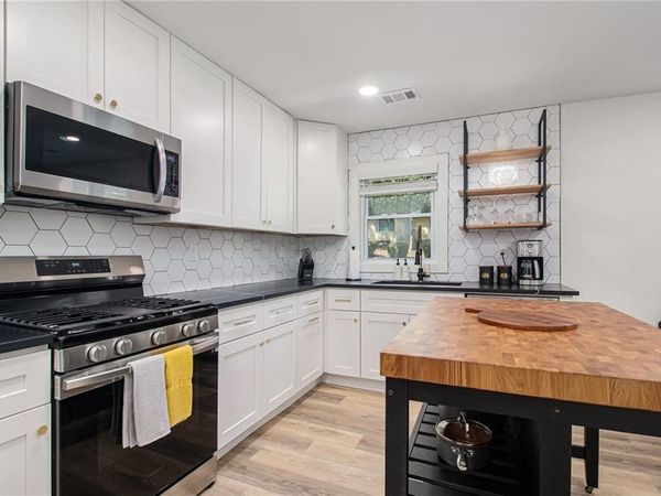 220 Birch Street, Hapeville, GA 30354