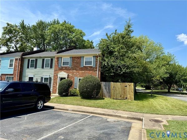 233 Knightsmanor Court , Henrico, VA 23227