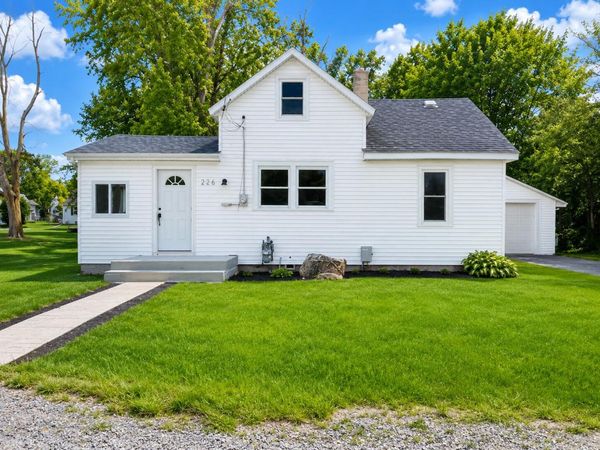 226 Cedar Street NE, Cedar Springs, MI 49319