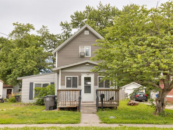 2824 Dean Avenue, Des Moines, IA 50317