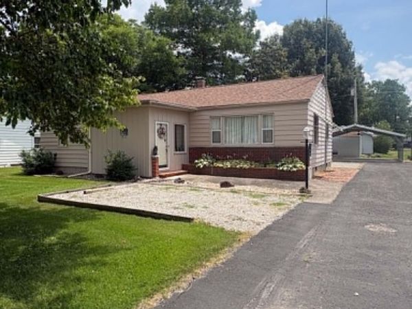 308 Bailey Lane , Benton, IL 62812
