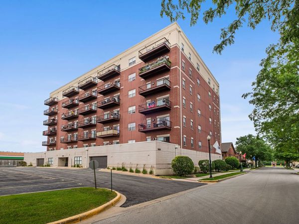 1650 Riverwoods Drive , Unit 402, Melrose Park, IL 60160