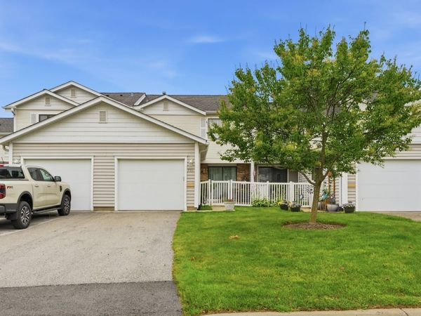 731 Shoreline Circle , Unit 731, Schaumburg, IL 60194