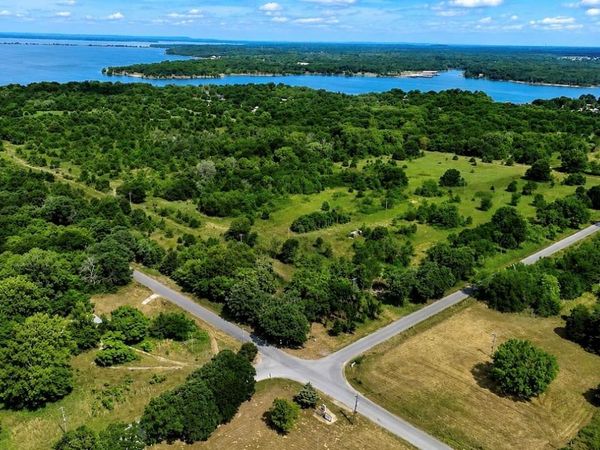 7 E 1170 Road, Eufaula, OK 74432