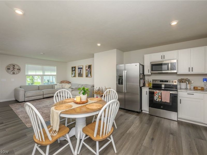 2741 Bishop Oval, Barberton, OH 44203 Photo 10