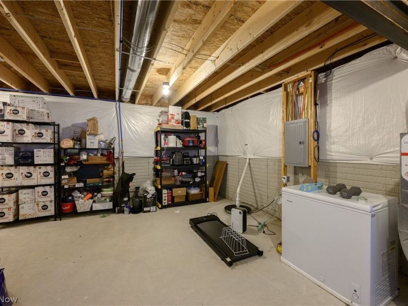 2741 Bishop Oval, Barberton, OH 44203 Photo 19