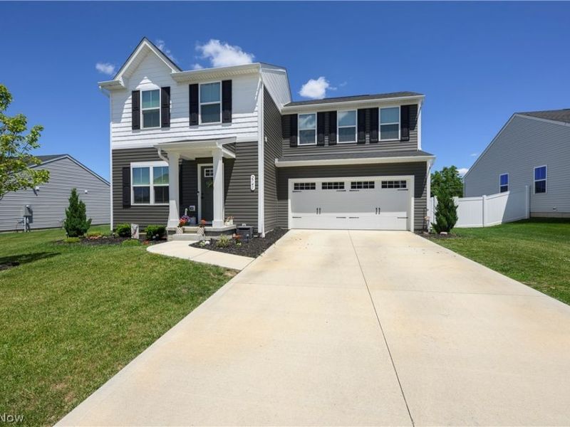 2741 Bishop Oval, Barberton, OH 44203 Photo 2