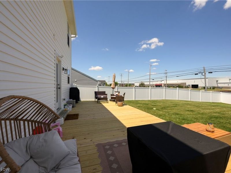 2741 Bishop Oval, Barberton, OH 44203 Photo 20