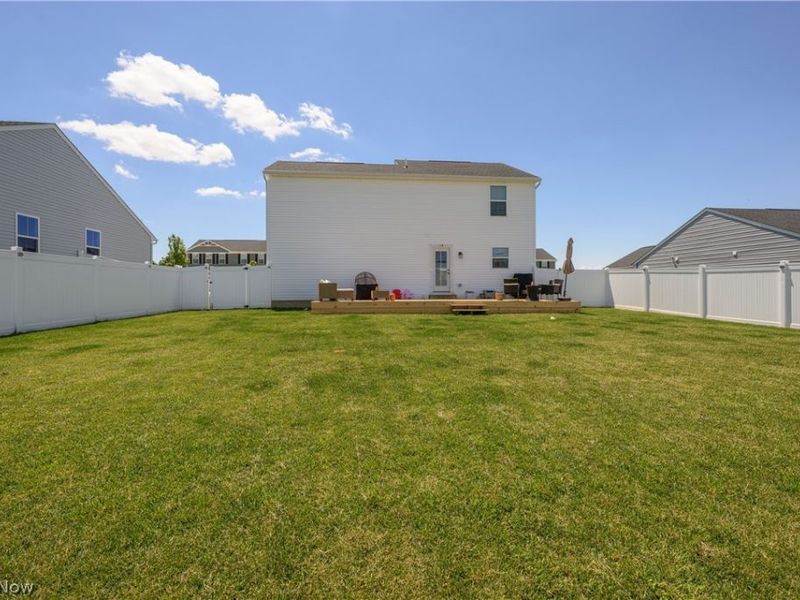 2741 Bishop Oval, Barberton, OH 44203 Photo 22