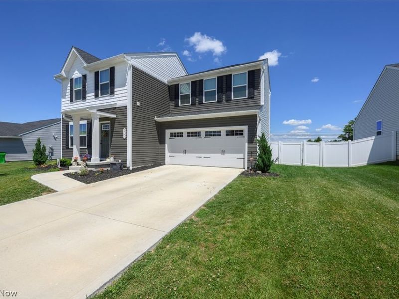 2741 Bishop Oval, Barberton, OH 44203 Photo 3