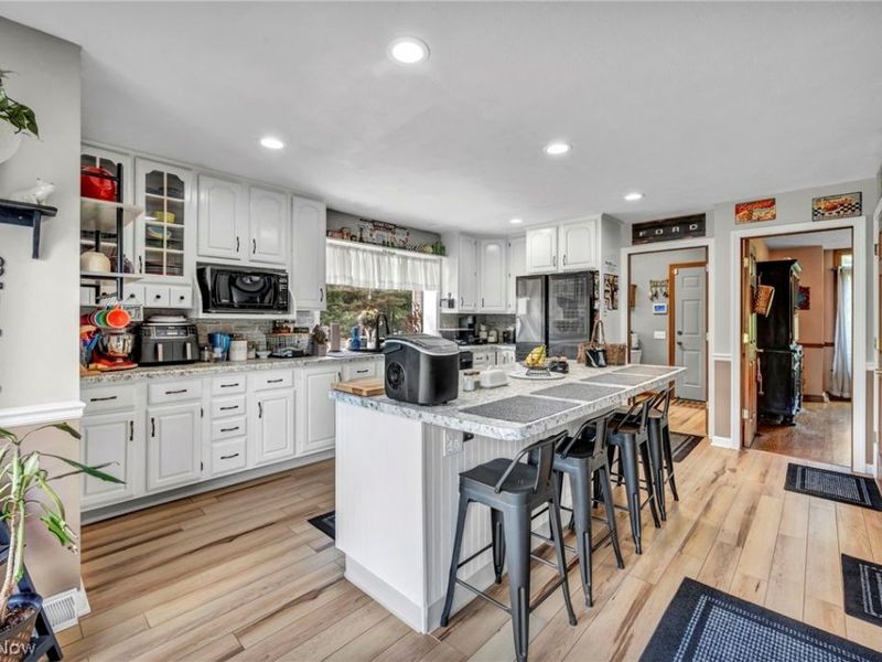 16420 Vernon Drive, West Farmington, OH 44491 Photo 14