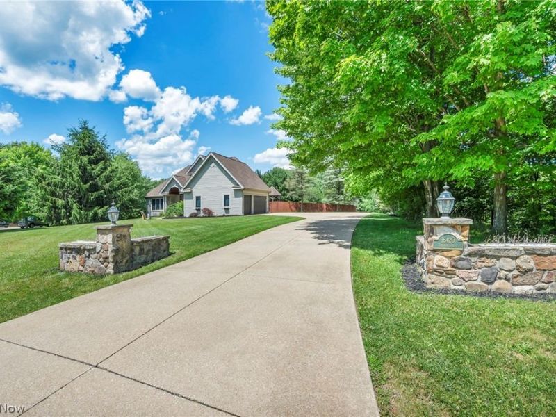 16420 Vernon Drive, West Farmington, OH 44491 Photo 2