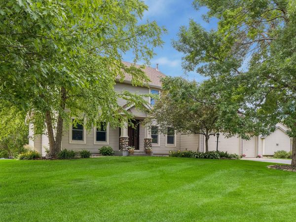 3794 Smithfield Curve, Woodbury, MN 55129