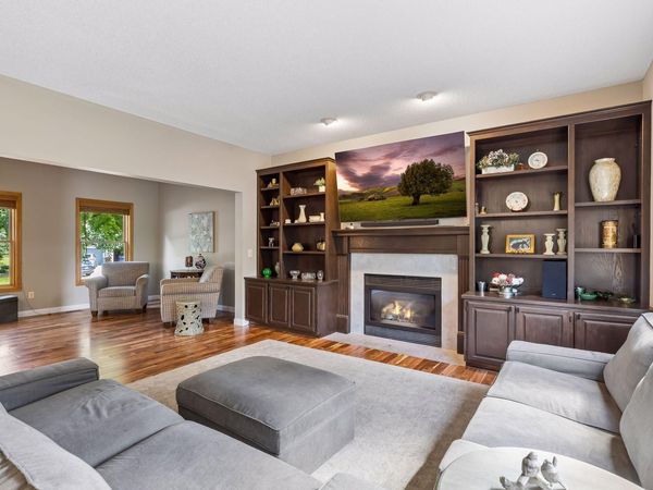 3794 Smithfield Curve, Woodbury, MN 55129
