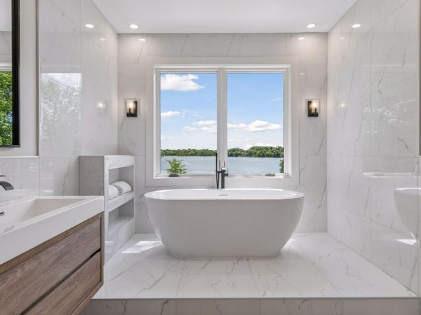 410 Mccarrons Boulevard N, Roseville, MN 55113