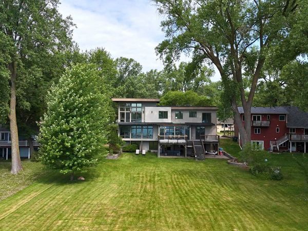 410 Mccarrons Boulevard N, Roseville, MN 55113